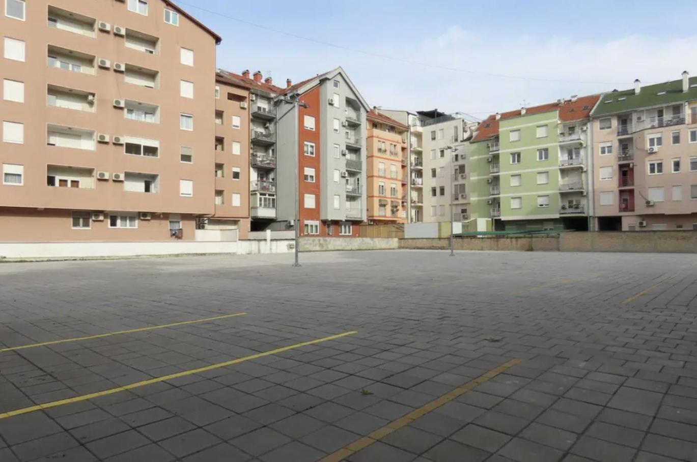 Black & Yellow Centrally Located Studio Novi Sad Exterior photo